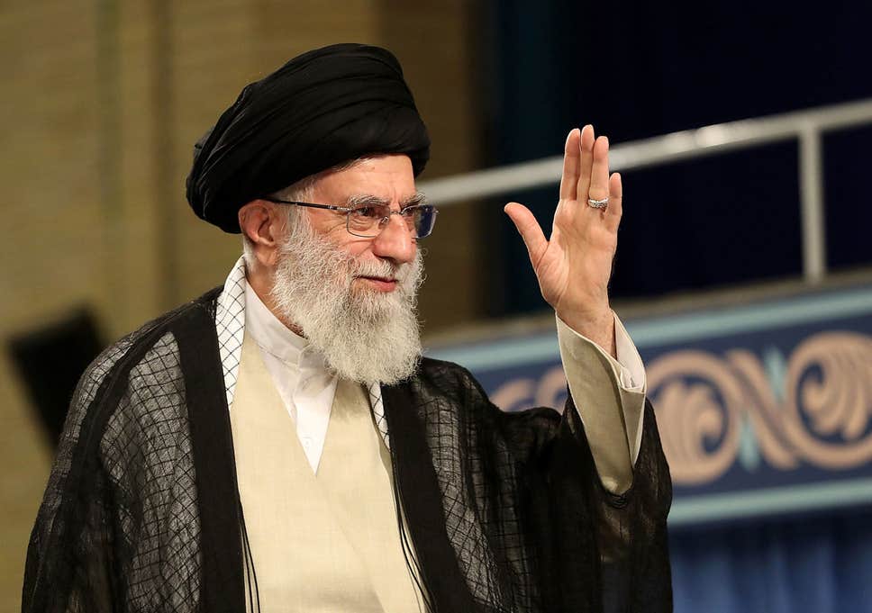 Ayatollah Ali Khamenei: Iran Bakal Dukung Kelompok Bersenjata Palestina