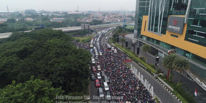 Hari Pertama PSBB di Surabaya Sebabkan Kemacetan Luar Biasa