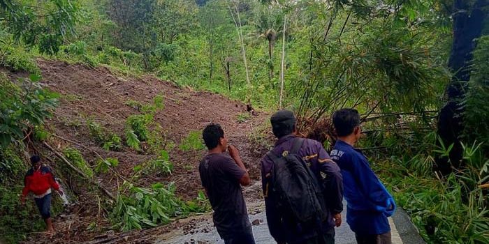 Debit Air Sungai Cipalebuh dan Cikaso Meluap, Banjir Terjang Garut