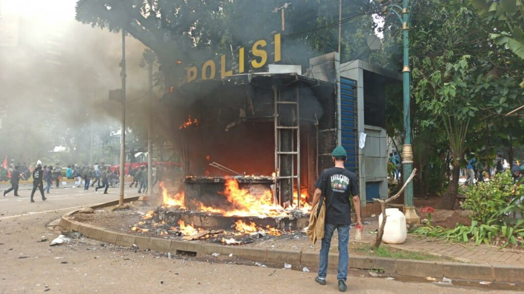 Diduga Kelompok Anarko, Polisi Amankan 1.192 orang Terkait Unras UU Ciptaker di Jakarta