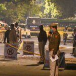 Kepolisian New Delhi, India mengamankan lokasi ledakan dekat kantor Kedutaan Besar Israel pada Jumat 29 Januari. (Foto: TOI)