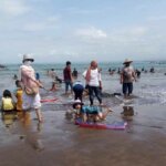 Lautan Manusia di Pantai Pangandaran, Kendaraan Macet Total