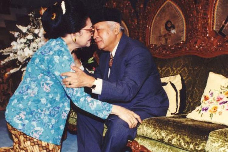 Presiden Soeharto dan Ibu Tien Soeharto