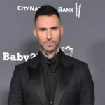 Adam Levine Dituding Selingkuh dengan Model Seksi
